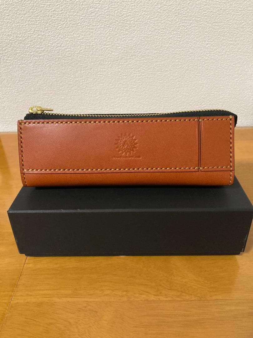 THE CASTLE ROCK ／ 革製ペンケース