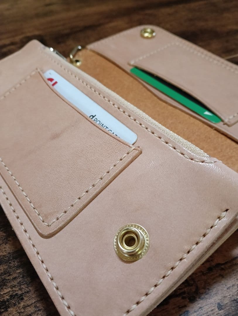 tracker wallet　Btype