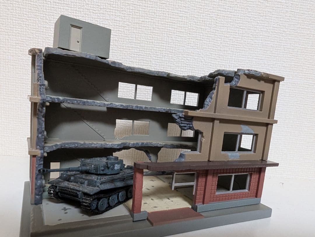 1/144　タイガーⅠ + 廃墟ビル
