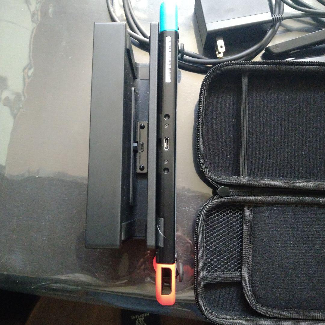 Nintendo Switch 本体、 ケース付き