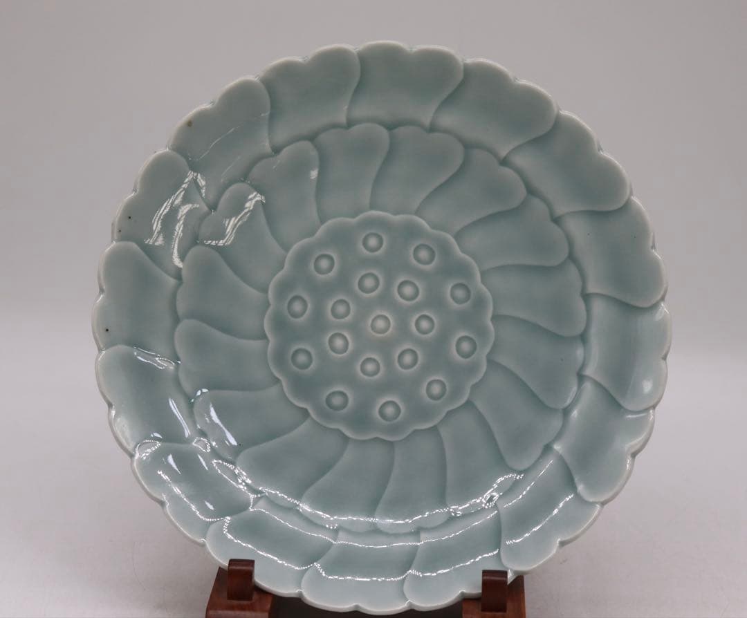 中国　青磁　蓮心模様花口大皿　大清乾隆年製銘　送料込み250802