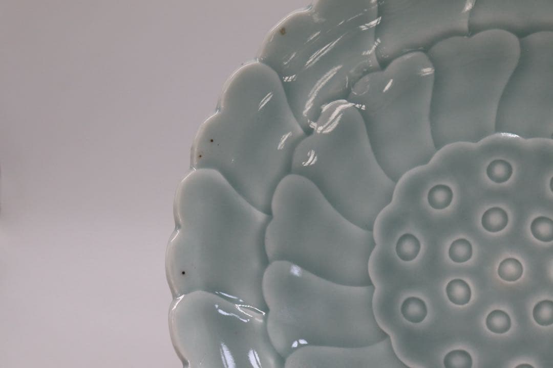 中国　青磁　蓮心模様花口大皿　大清乾隆年製銘　送料込み250802