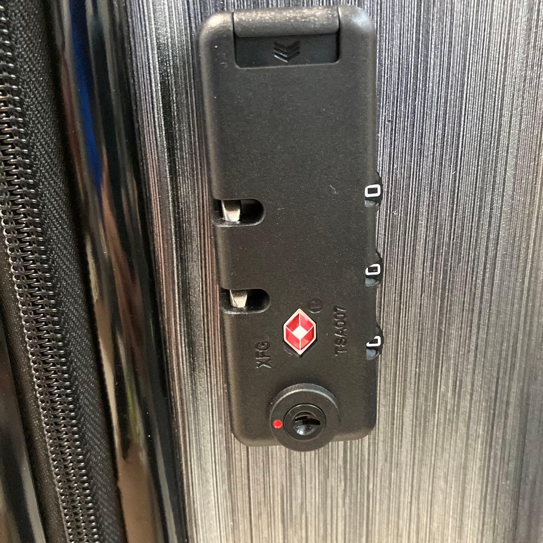 Porsche シルバー キャリーケース