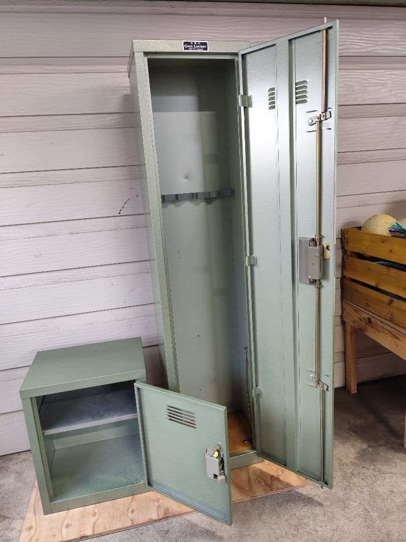 ガンロッカー及び弾倉ロッカーセット