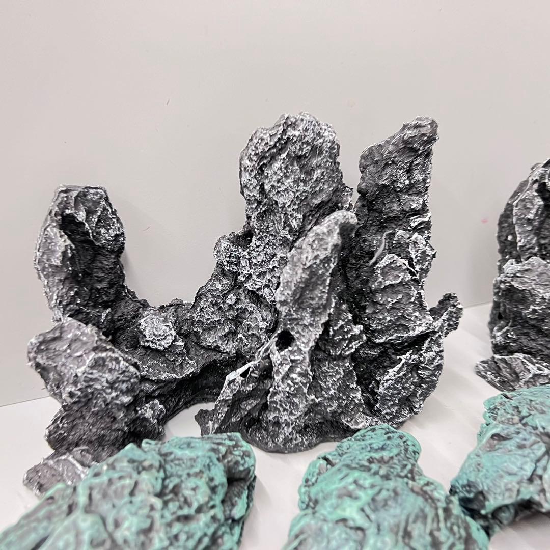 両爬工房 爬虫類 シェルター Mサイズ 隠れ家 ゴジラ　ジオラマ