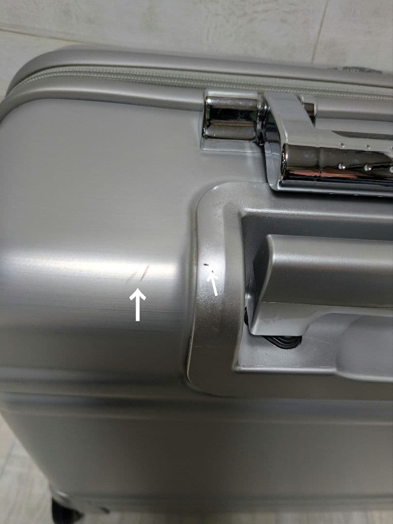 無骨でかっこいい！ゼロハリバートン　アルミキャリーケース