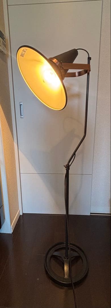 ディクラッセ　フロアランプ