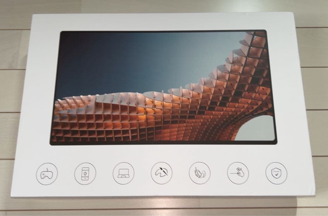 【ほぼ未使用】ポータブルモニター 解像度 144hz 値下げ⭕️専用不可