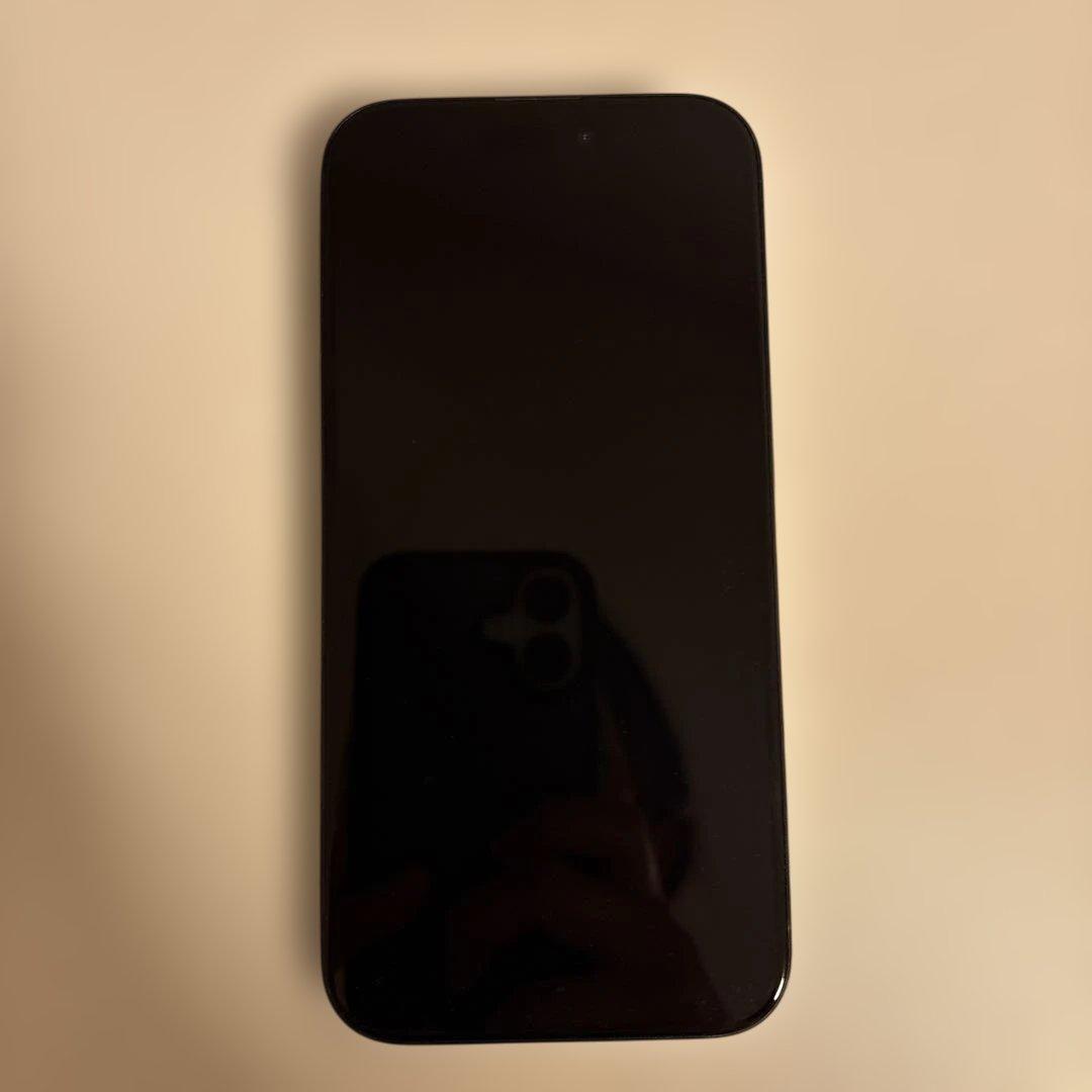 【美品】iPhone 15pro 256GB ブラックチタニウム　本体