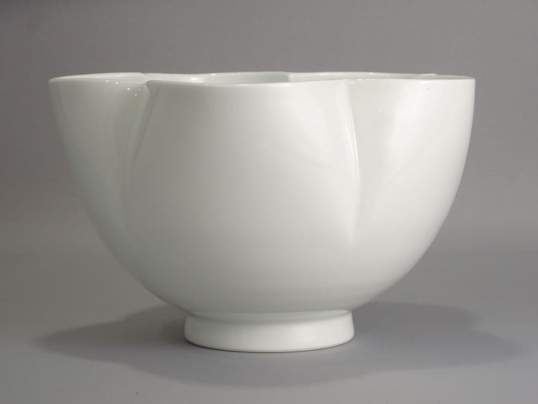 人間国宝　井上萬二　本人作　白磁　花形　花器　合わせ箱　花瓶　壺　花入　有田焼