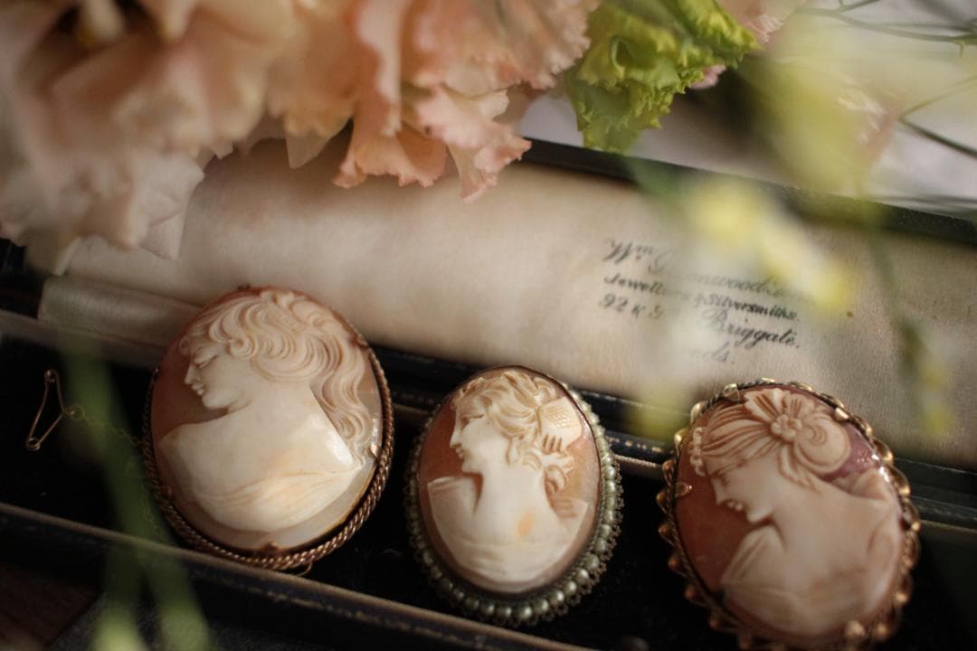 【E】アンティークシェルカメオブローチ