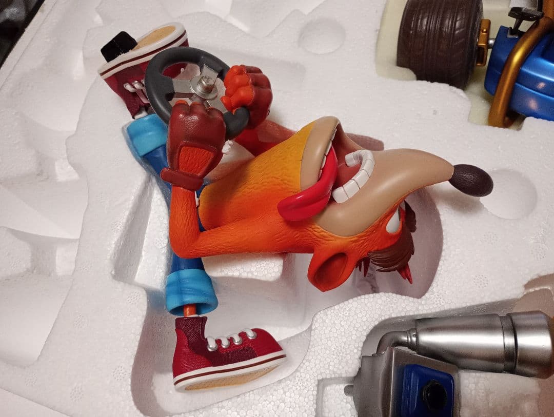 クラッシュ・バンディクー レーシング ブッとびニトロ! 　 スタチュー カート