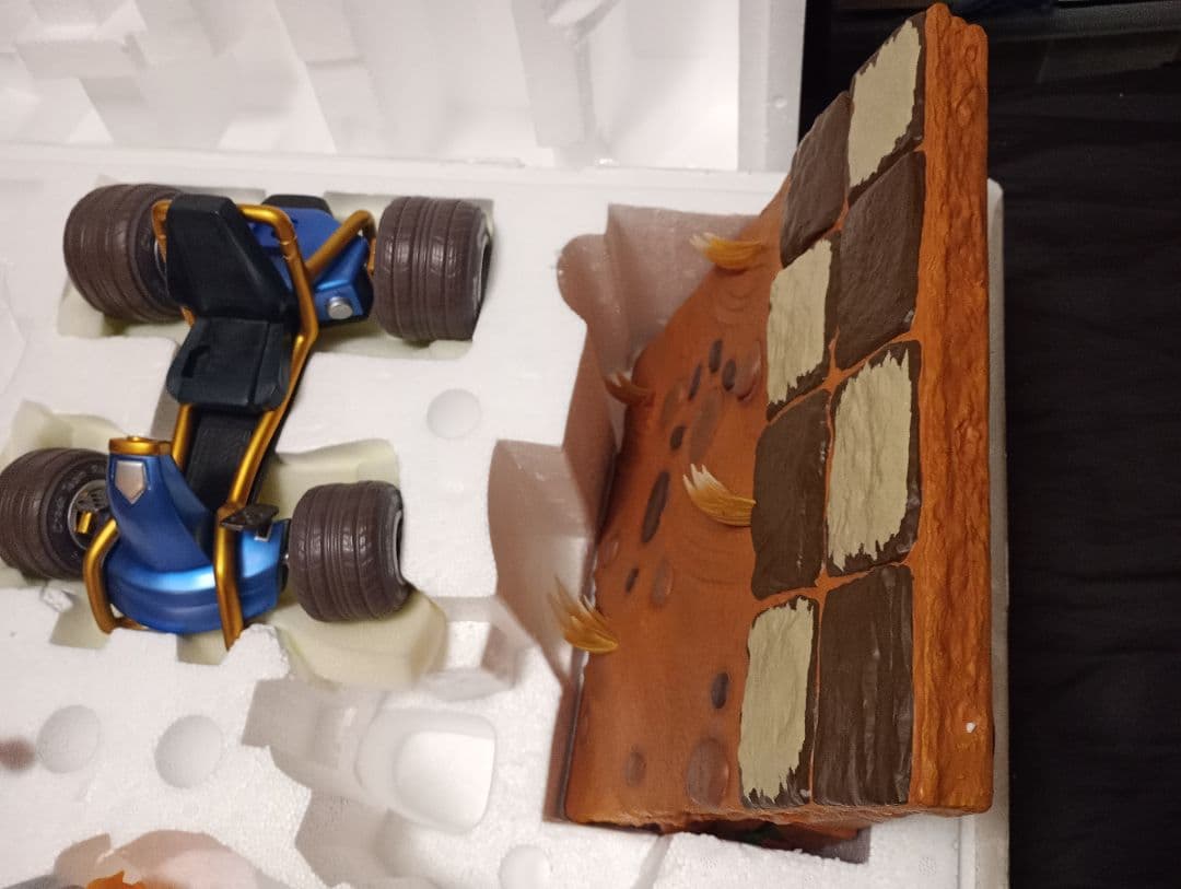 クラッシュ・バンディクー レーシング ブッとびニトロ! 　 スタチュー カート