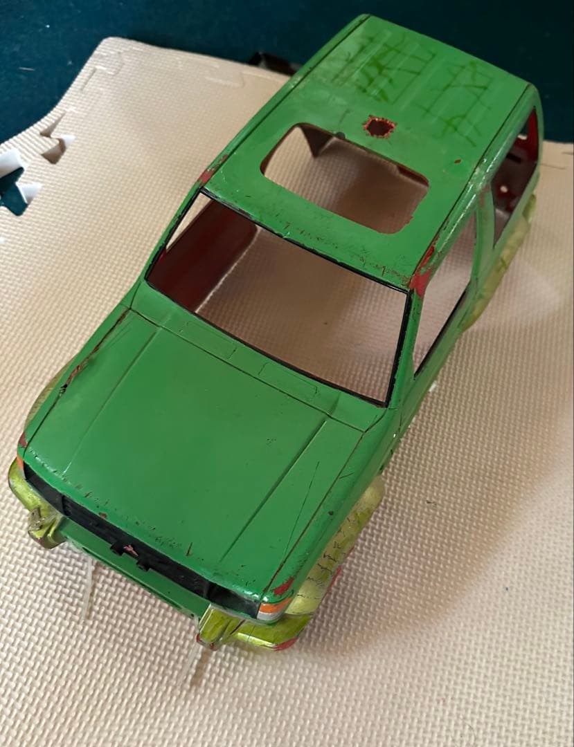 1/10RC XB 4WDオフロードカー 三菱パ ジェロ・メタルトップワイド本体