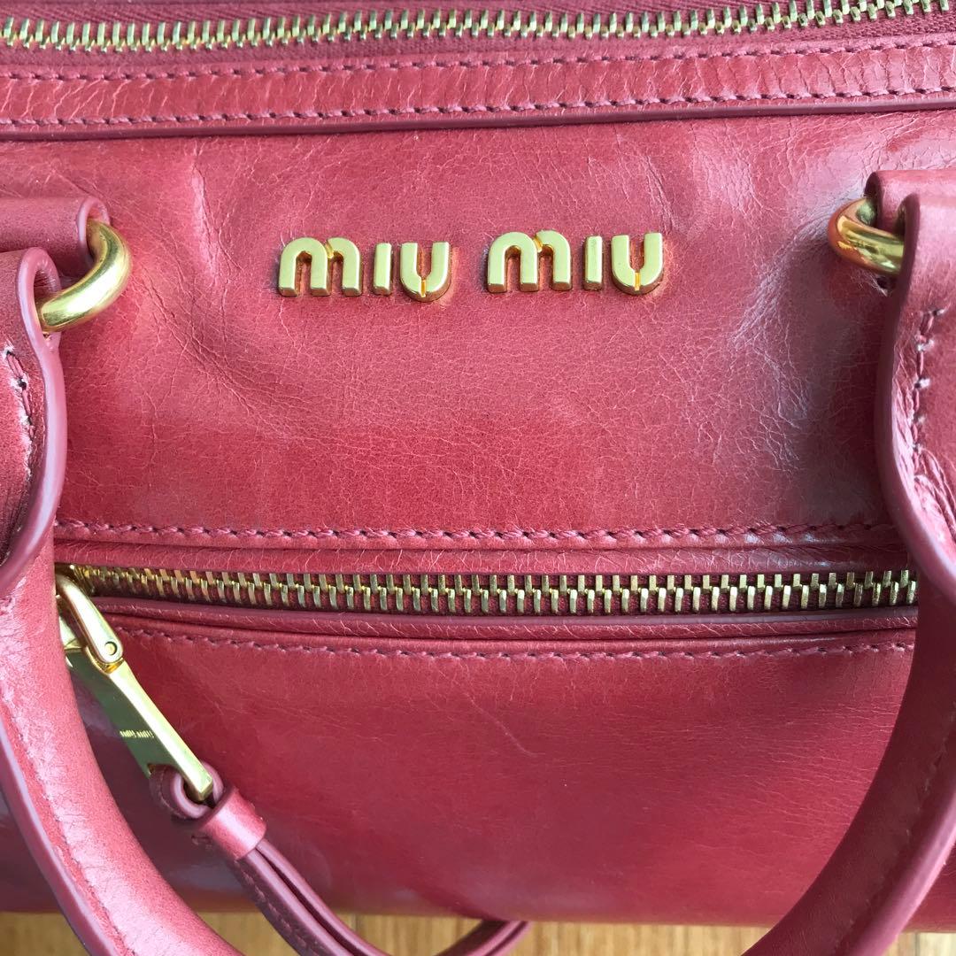 ミュウミュウ　ハンドバック　ショルダーストラップ付き　ローズピンク