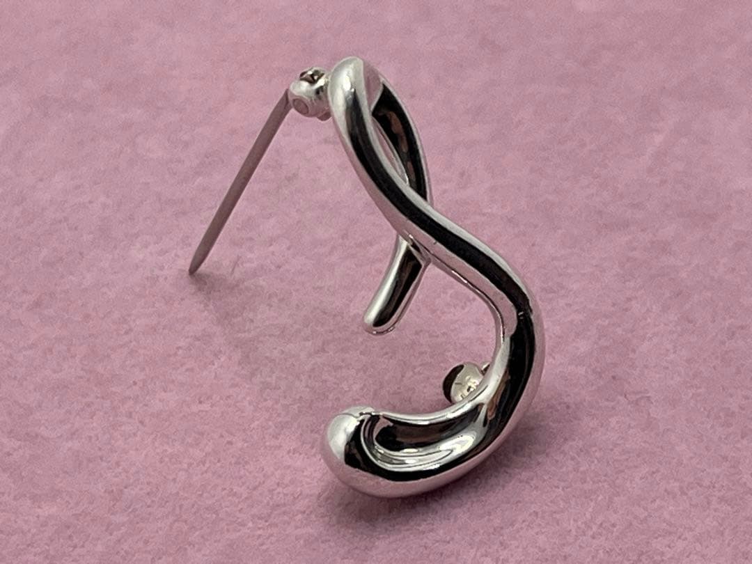 h146 希少　美品　ティファニー　アルファベット「S」イニシャル「s」ブローチ