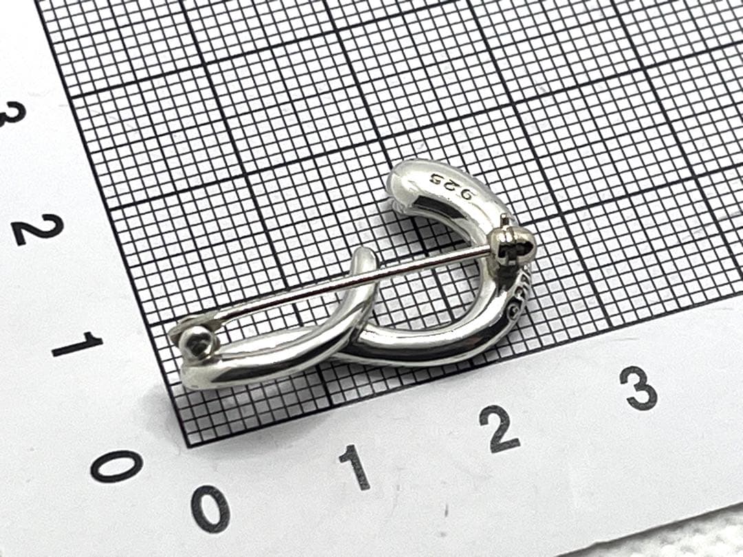 h146 希少　美品　ティファニー　アルファベット「S」イニシャル「s」ブローチ