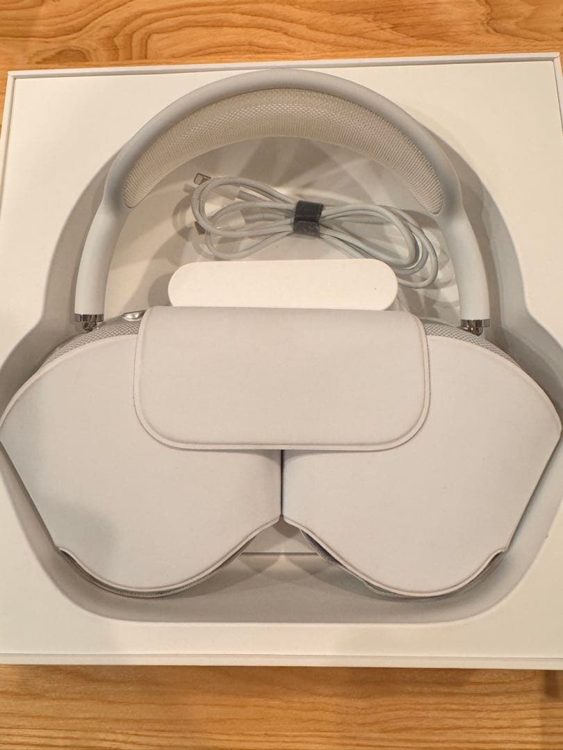 AirPods Max シルバー（クリアカバー付き）