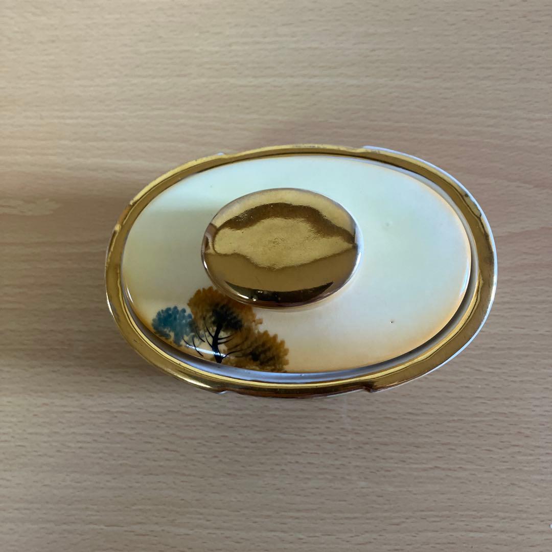 2. オールドノリタケ　蓋つき小物入れ