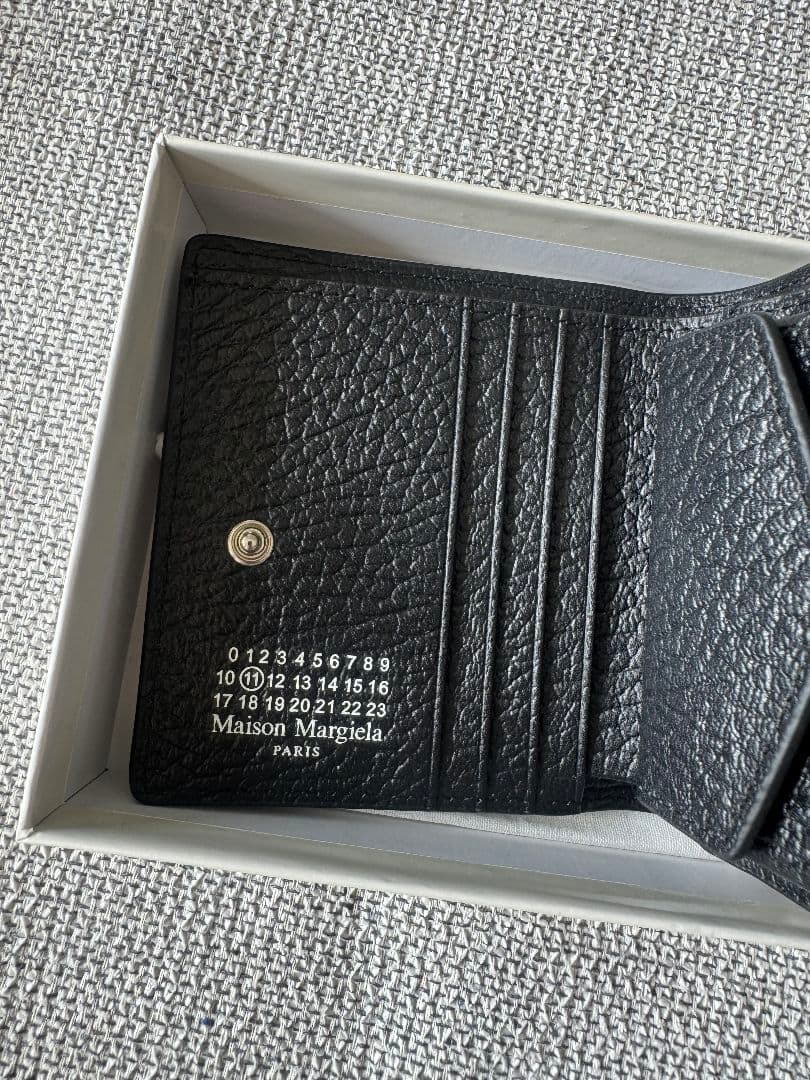 Maison Margiela ブラックレザー三つ折り財布