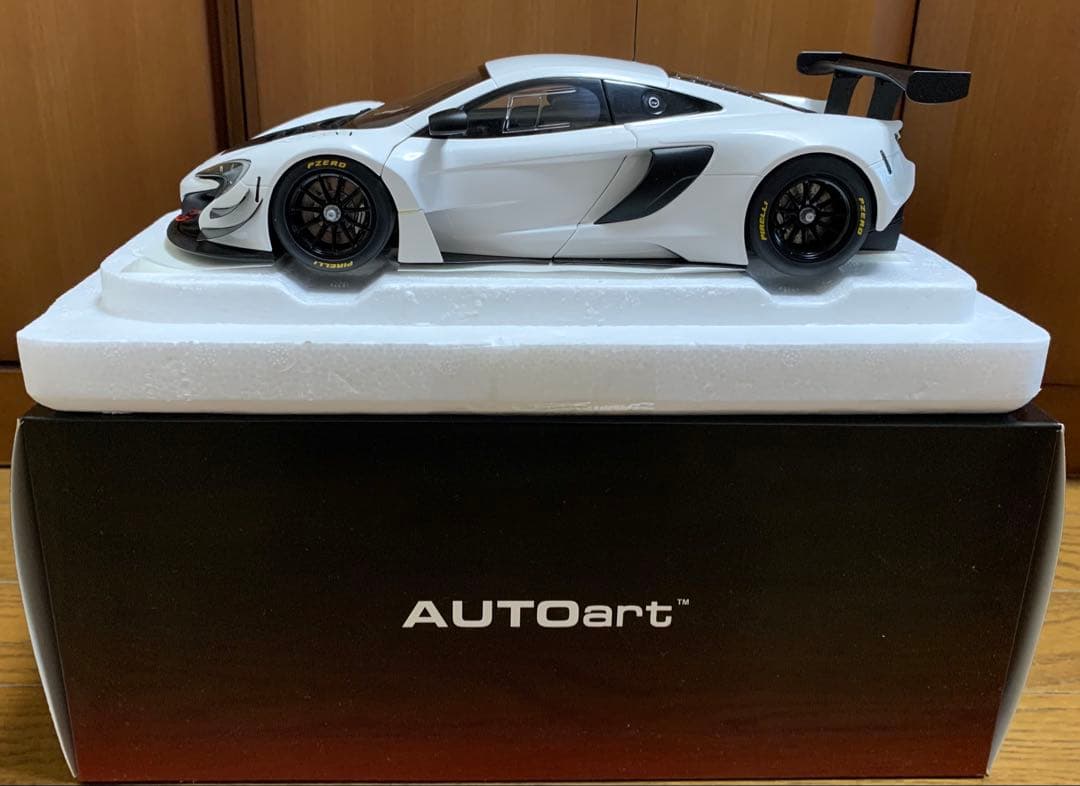 1/18 McLaren / マクラーレン 650S GT3 ホワイト