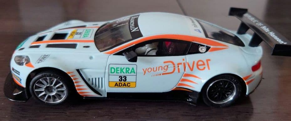 NSR 1/32 アストンマーティン　ASTON MARTIN