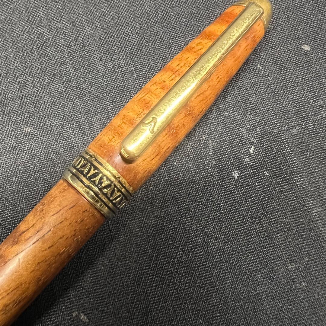 〇Bb右1161 ハワイ コアウッド？ ボールペン 回転式