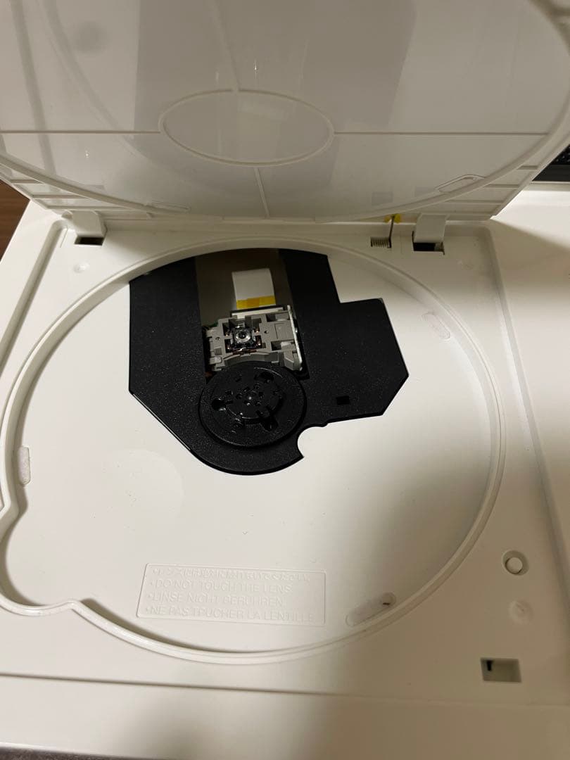 美品 東芝 ポータブルDVD 2022年 プレーヤー 9インチSD-P910S