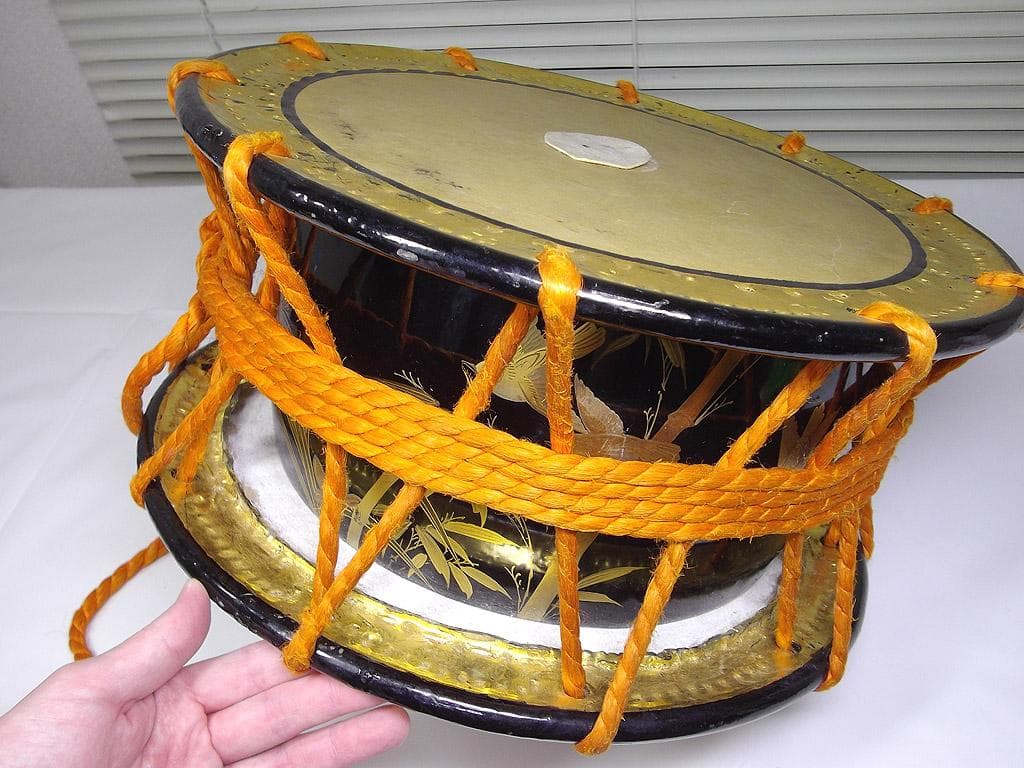 和太鼓 締め太鼓 締太鼓 金蒔絵 本皮