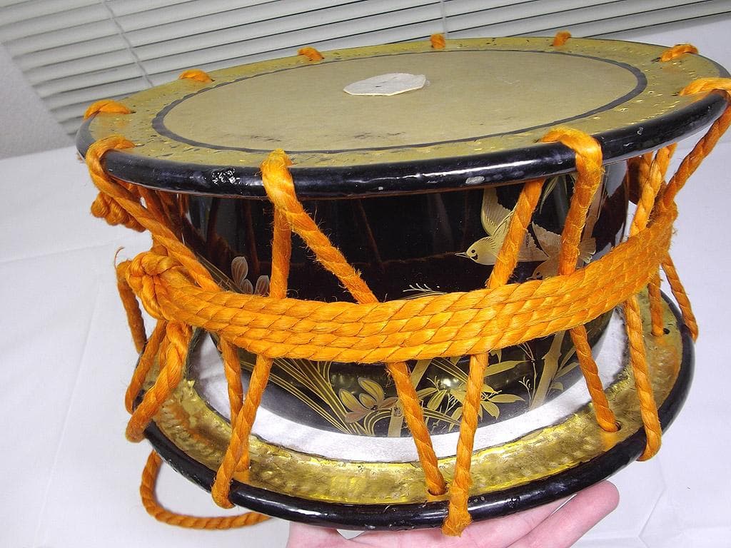 和太鼓 締め太鼓 締太鼓 金蒔絵 本皮