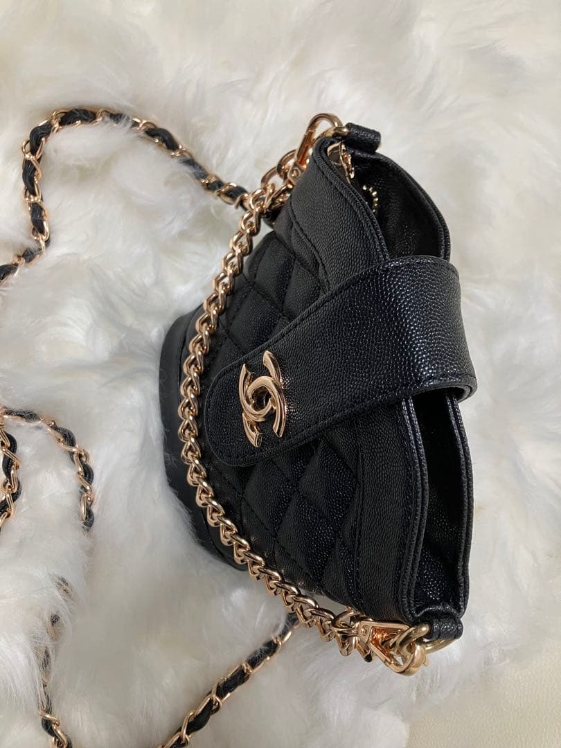 CHANEL ブラック キルティング ミニバッグ