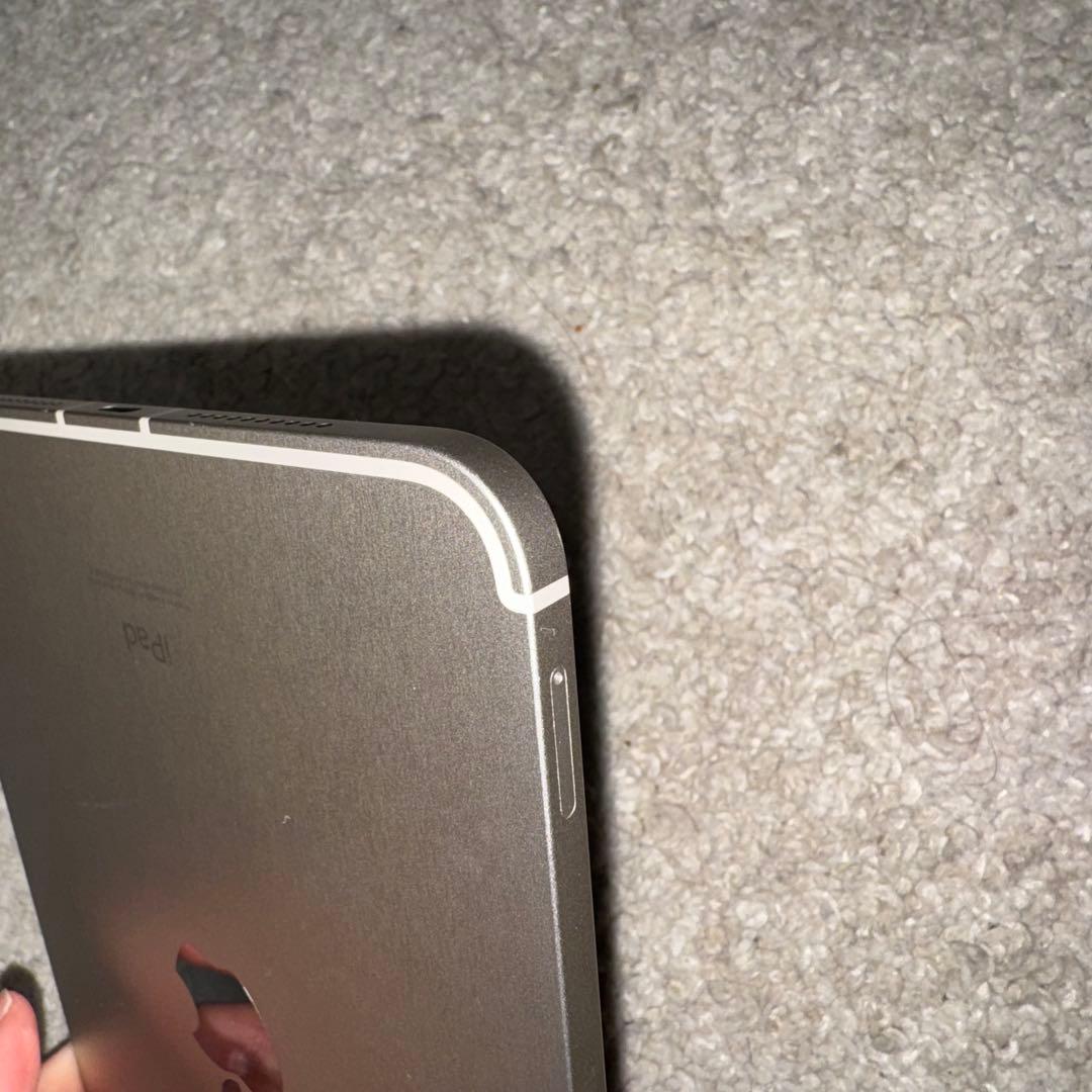 iPad mini 6世代　256GB　セルラーモデル、スターライト カバー付き