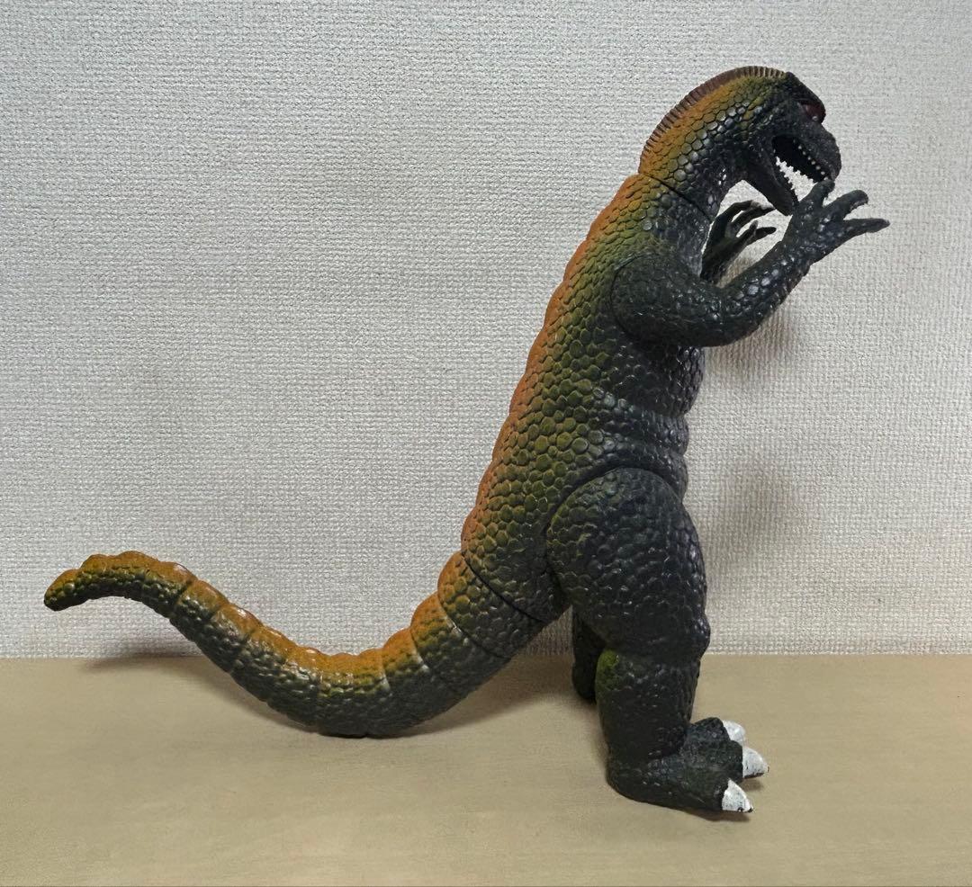 怪獣フィギュア　マイナーソフビ人形　ゴジラ風　2体　レア