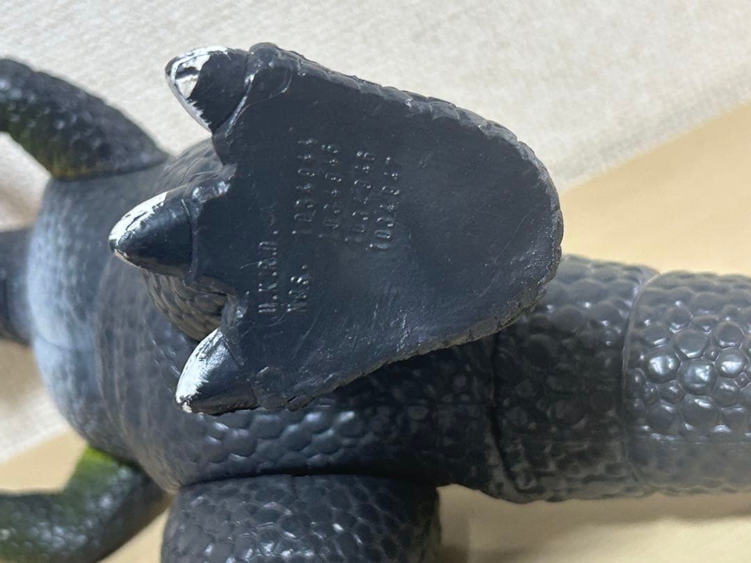 怪獣フィギュア　マイナーソフビ人形　ゴジラ風　2体　レア