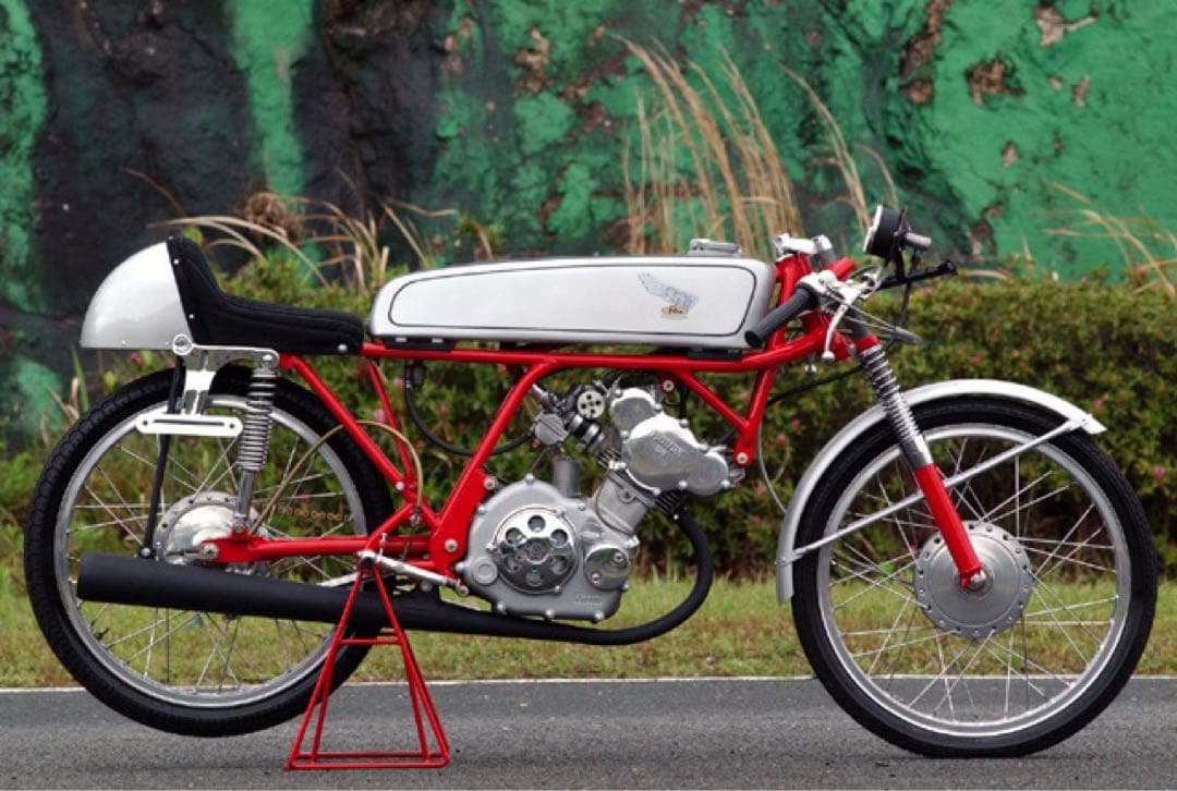 価格変更 1/10 エブロ ホンダCR110 CUB Racing絶版 未展示品