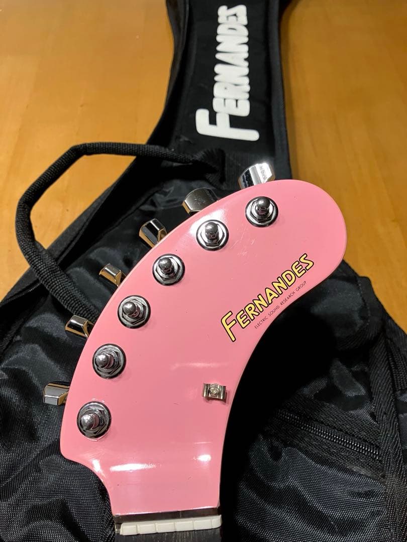 Fernandes エレキギター ピンク ケース付き