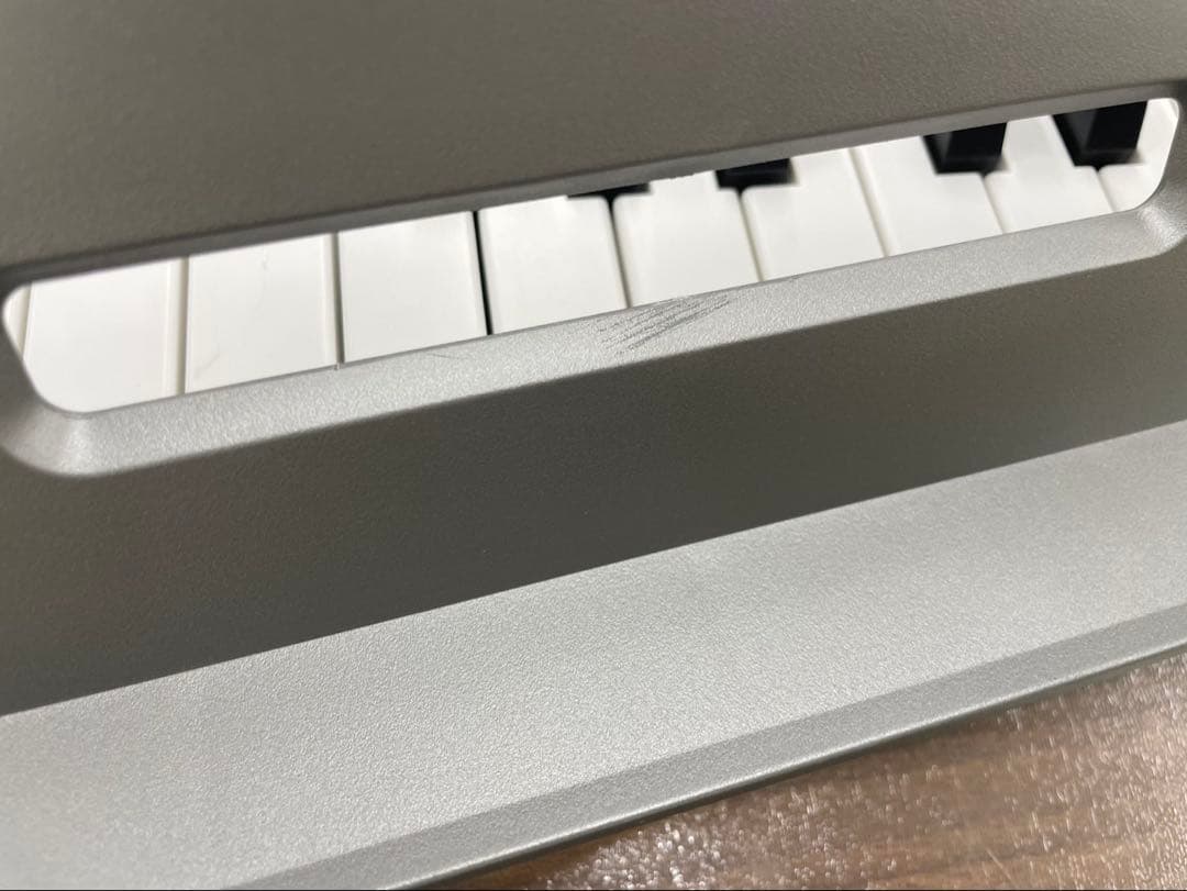 電子ピアノ　88鍵盤　充電タイプ　スリム軽量 グレー