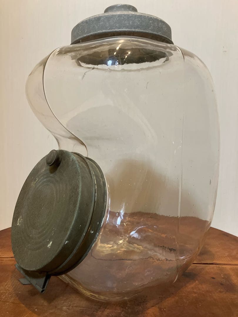 存在感抜群！アルミ開閉蓋付きの煙草陳列用ガラス瓶◇たばこ瓶◇昭和レトロ◇古道具