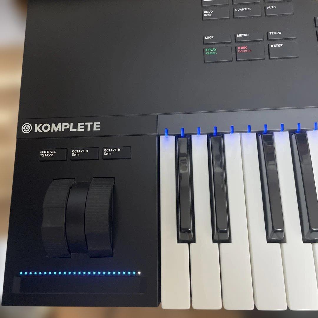 KOMPLETE KONTROL S49 mk2 MIDIキーボード　元箱あり