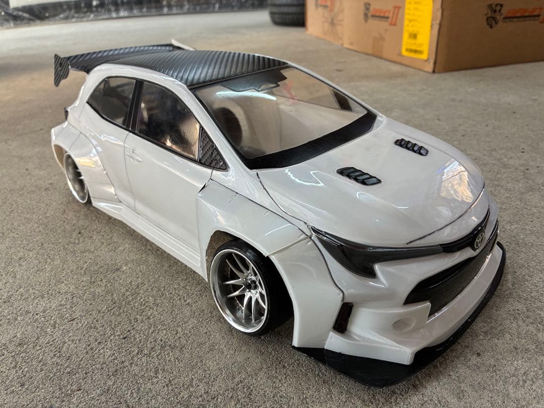 中古、アディクション　カローラスポーツ　ボディーのみ。