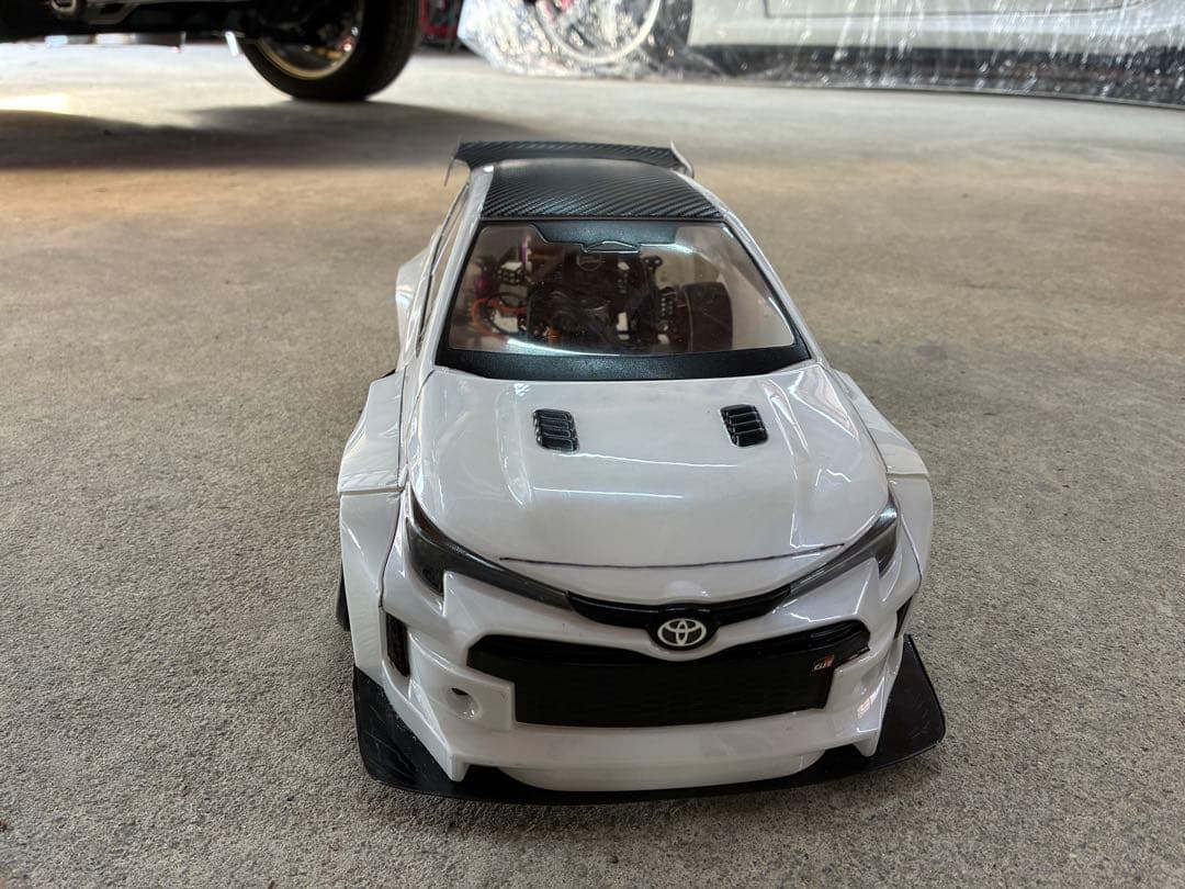 中古、アディクション　カローラスポーツ　ボディーのみ。