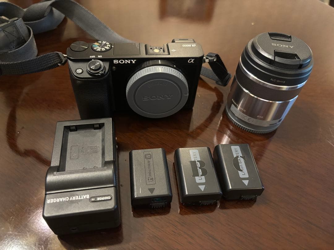 SONY α6000 本体(やや難あり)とマクロレンズ SEL30M35セット