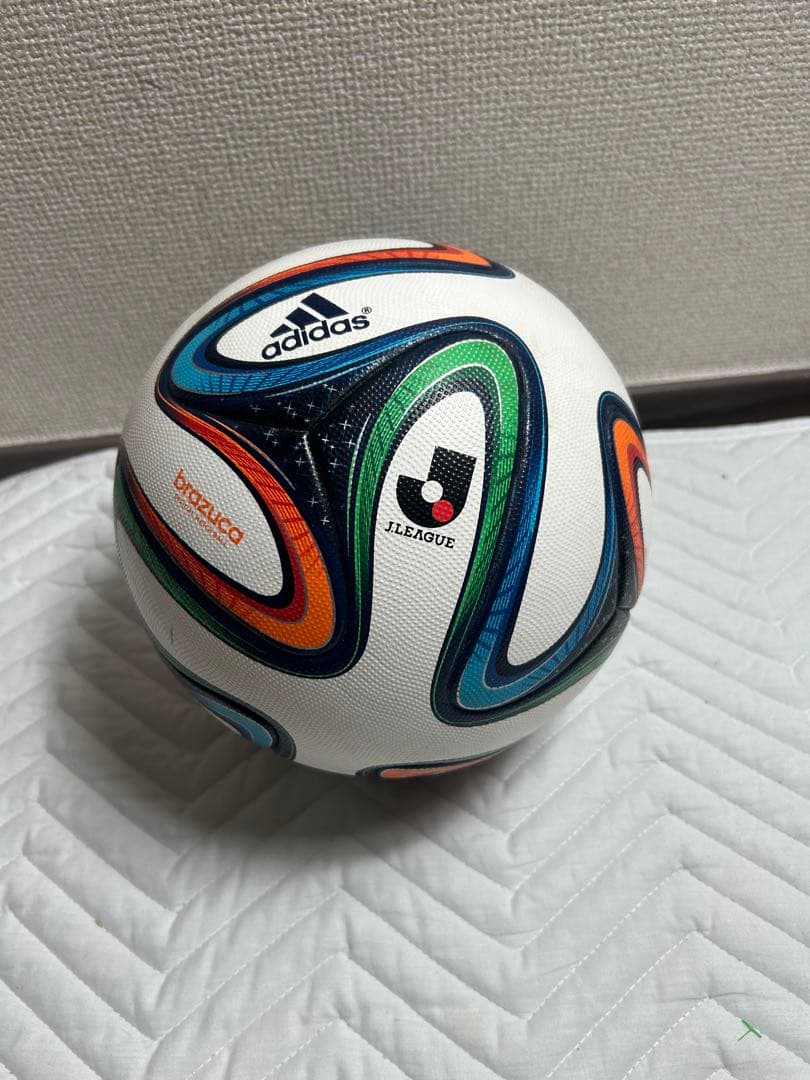 アディダス ブラズーカ 2014 Jリーグ
