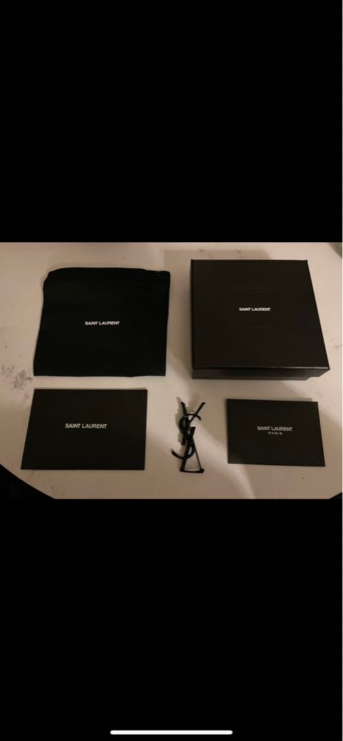 【美品】クロコブローチ　サンローラン　黒