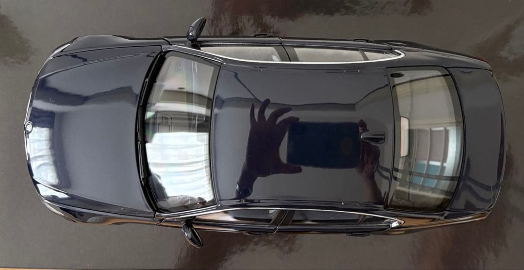 Kyosho BMW 330i Sedan 1:18 ダイキャスト