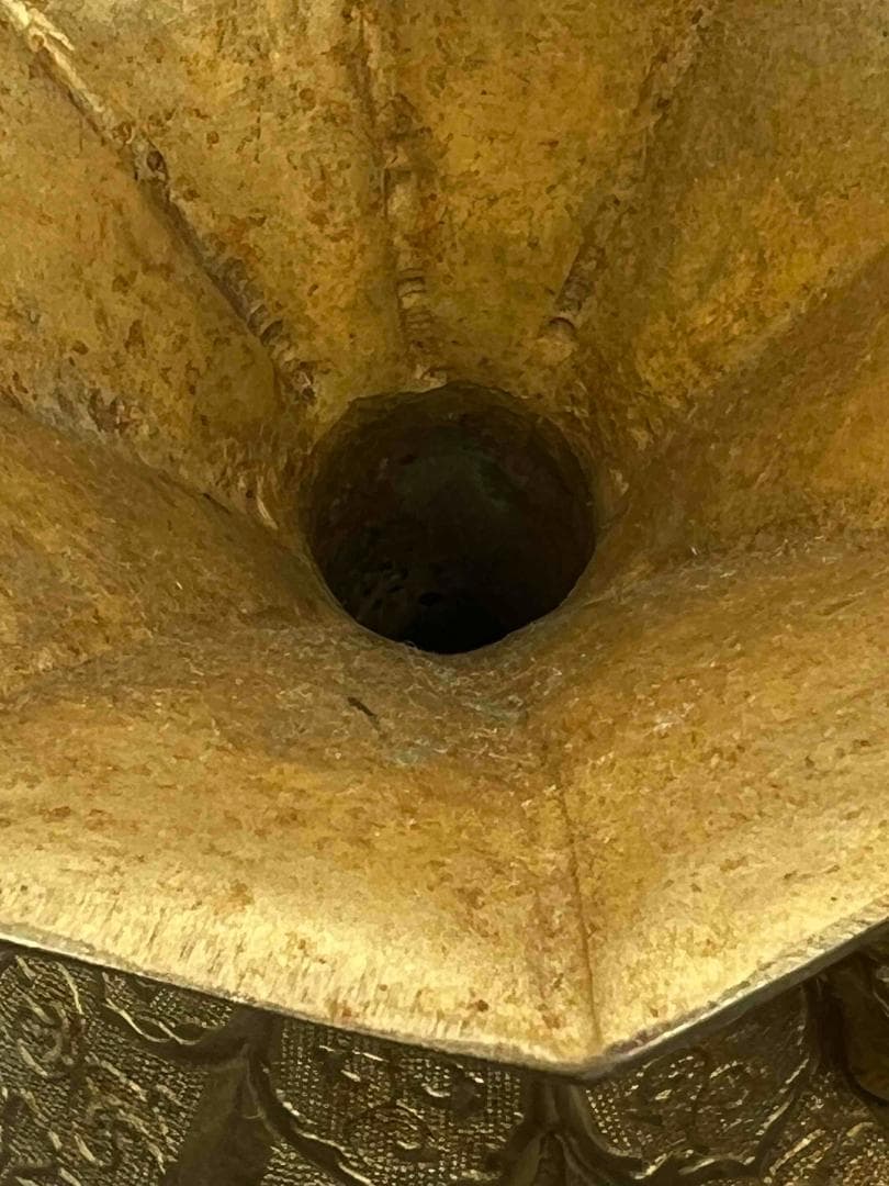 唐時代　金器　金象嵌鏨彫吉祥唐草紋瑞獸夔龍文八角金花瓶(B-74)