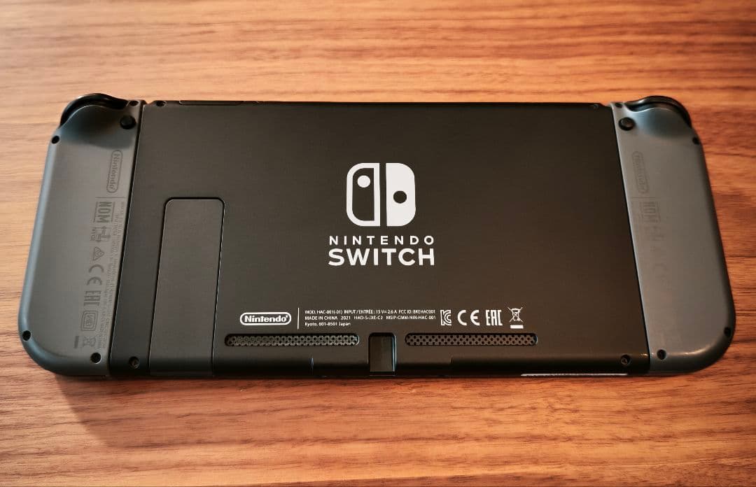 Nintendo Switch 本体と専用コントローラーと付属品セット