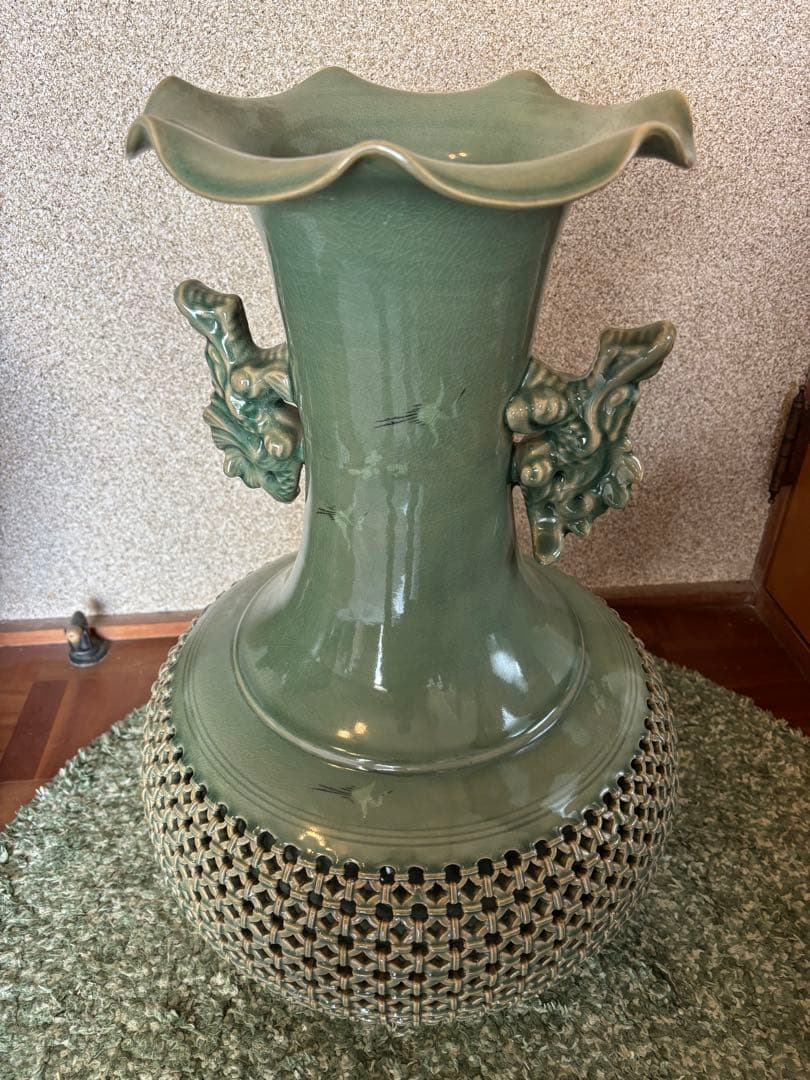 高麗青磁　花瓶　置き飾りアンティーク