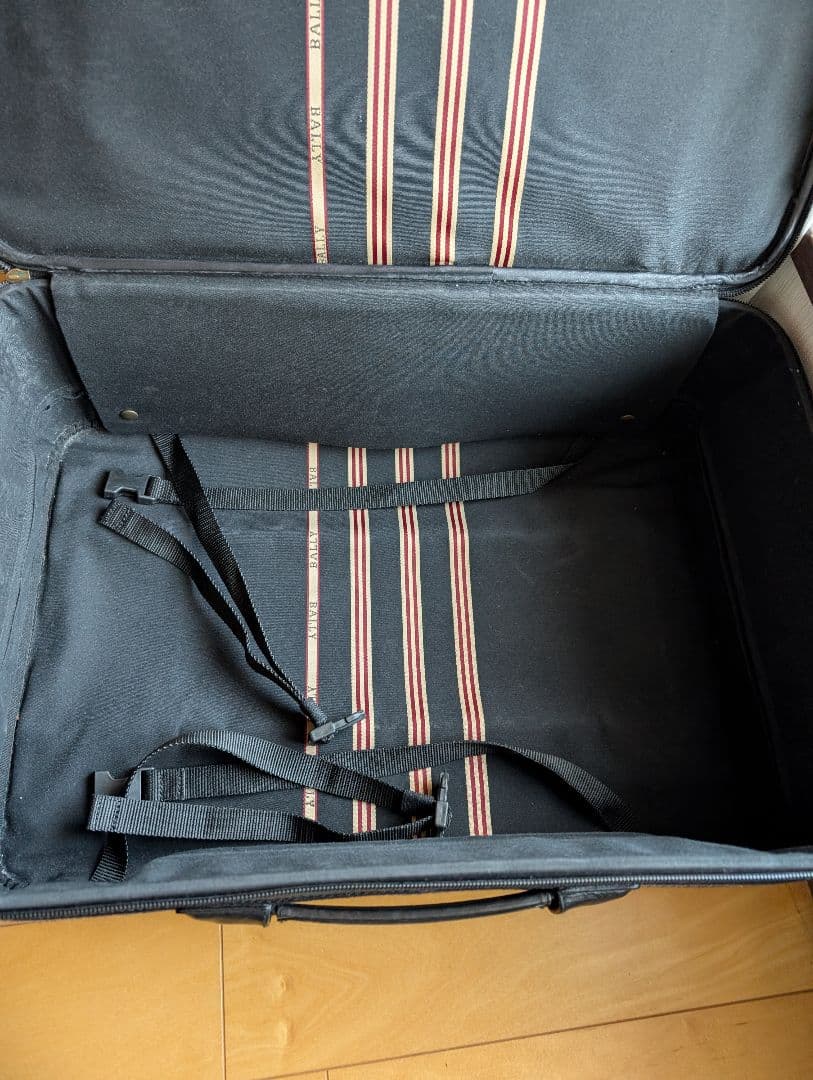 M*I様 BALLY ブラック レザー キャリーケース