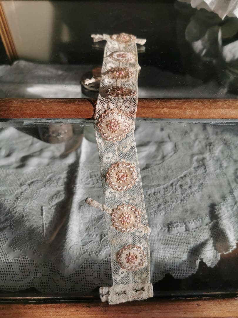 アンティークフランス 付け襟＆ウェストベルト ヴァレンシエンヌ＆花刺繍アップリケ